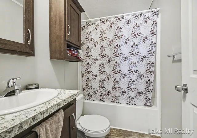 Photo 3 of Single family home for sale at 357 S Hardwick Dr Sw, Grand Rapids, MI 49548 | MLS# 65026038253 | Listing updated on 2026-09-16