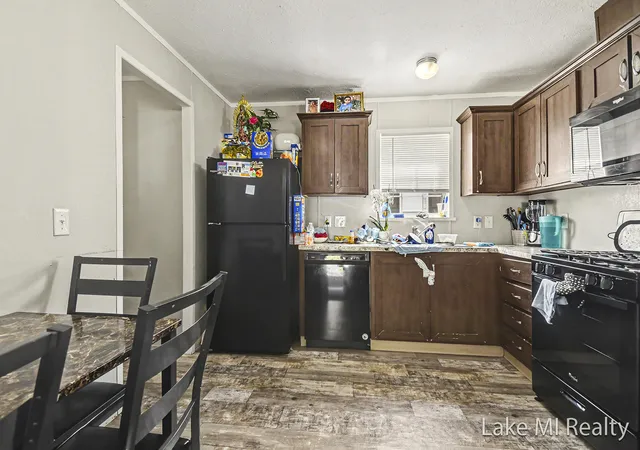 Photo 3 of Single family home for sale at 357 S Hardwick Dr SW, Grand Rapids, MI 49548 | MLS# 65026038253 | Listing updated on 2026-09-16