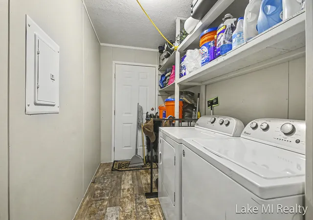 Photo 4 of Single family home for sale at 357 S Hardwick Dr SW, Grand Rapids, MI 49548 | MLS# 65026038253 | Listing updated on 2026-09-16