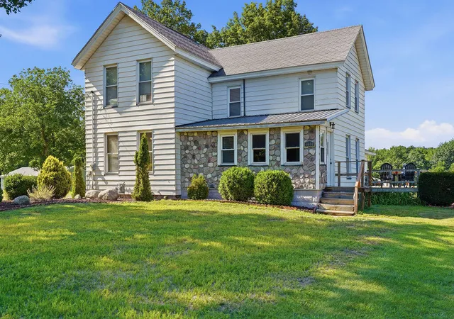 2nd image of 6649 122nd Ave, Fennville, MI 49408 | MLS# 69026038274
