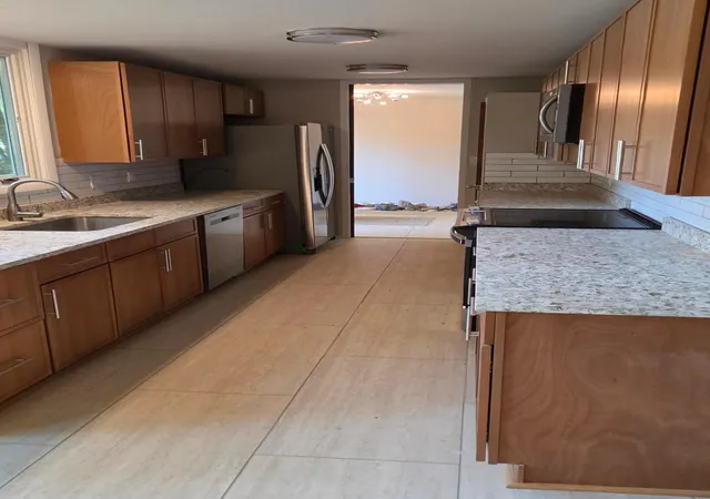 Photo 4 of Single family home for sale at 29204 Summerwood Rd, Farmington Hills, MI 48334 | MLS# 81026038271 | Listing updated on 2026-08-27