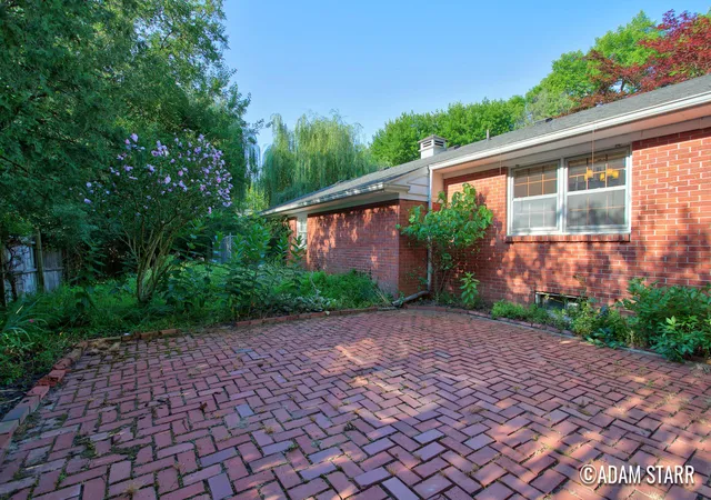 Photo 3 of Single family home for sale at 2430 Annchester Dr Se, Grand Rapids, MI 49506 | MLS# 65026038273 | Listing updated on 2026-10-07