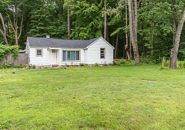 1st image of 128 E Territorial Rd E, Battle Creek, MI 49015 | MLS# 64026038276