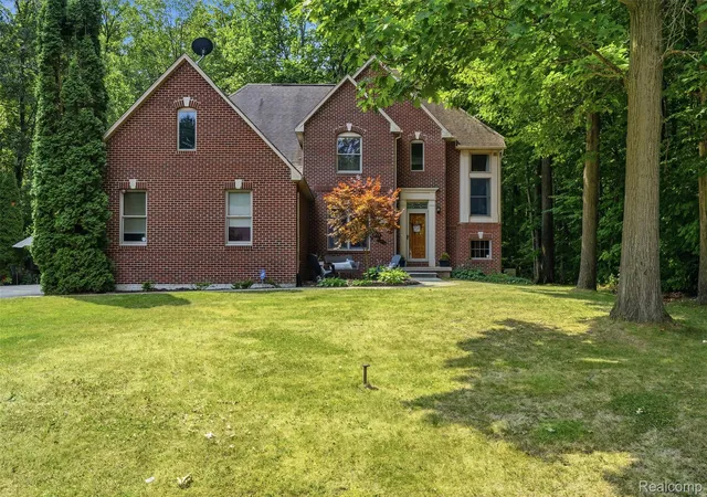 2nd image of 9293 Oakview Dr, Swartz Creek, MI 48473 | MLS# 20261057604