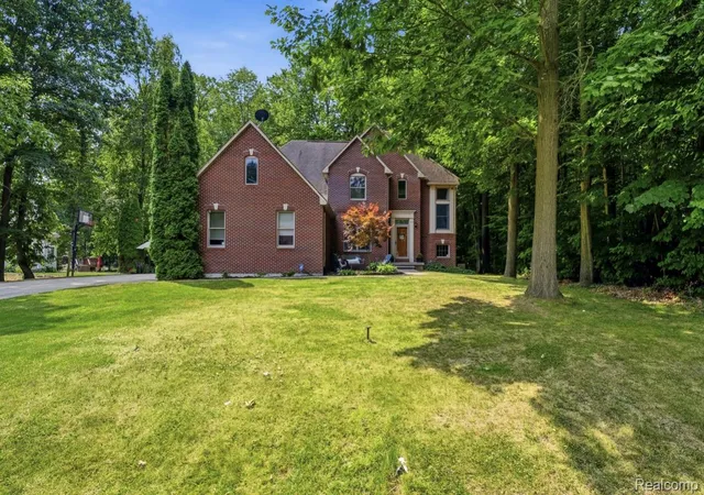 Photo 2 of Single family home for sale at 9293 Oakview Dr, Swartz Creek, MI 48473 | MLS# 20261057604 | Listing updated on 2026-09-15