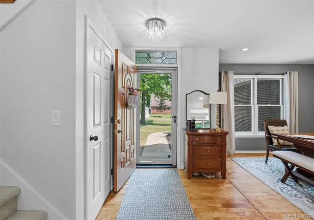 Photo 3 of Single family home for sale at 9293 Oakview Dr, Swartz Creek, MI 48473 | MLS# 20261057604 | Listing updated on 2026-09-15
