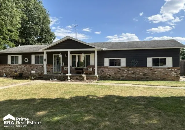 Photo 1 of Sale Pending at 5521 Meadowcrest Dr, Flint, MI 48532 | MLS# 5050216073 | Listing updated on 2026-07-31