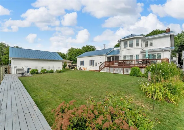 Photo 4 of Single family home for sale at 1748 Saint Clair River Dr, Algonac, MI 48001 | MLS# 58050216074 | Listing updated on 2026-08-27