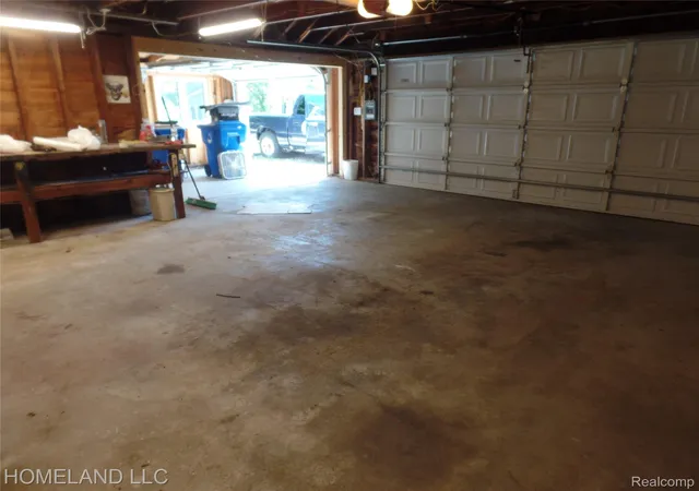 30th image of 4039 Lotus Dr, Waterford, MI 48329 | MLS# 20261057612