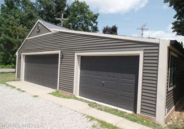 4th image of 4039 Lotus Dr, Waterford, MI 48329 | MLS# 20261057612