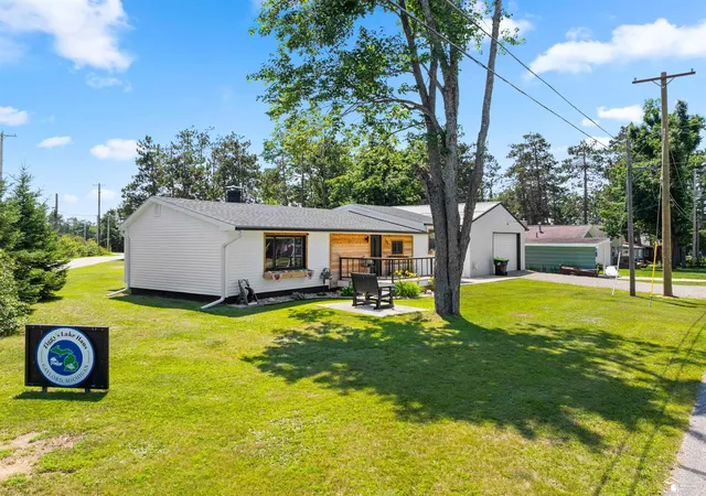 Photo 4 of Single family home for sale at 751 Stonewood St, Gaylord, MI 49735 | MLS# 57050216083 | Listing updated on 2026-10-05
