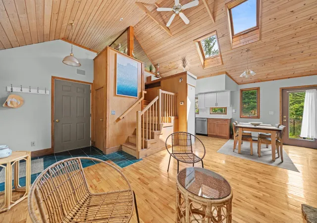 Photo 5 of Single family home for sale at 204 6th Street, Northport, MI 49670 | MLS# 78080071456 | Listing updated on 2026-07-27