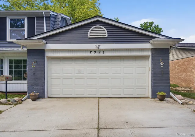 Photo 3 of Single family home for sale at 2921 Baylis Dr, Ann Arbor, MI 48108 | MLS# 20261057623 | Listing updated on 2026-09-06