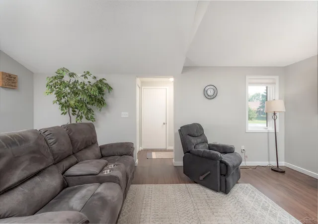 Listing Photo 5 - Condo for sale in building located at 118 Darley Ave, Auburn, MI 48611