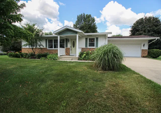Photo 1 of Sale Pending at 246 S Nottawa St, Mendon, MI 49072 | MLS# 68026038293 | Listing updated on 2026-09-12