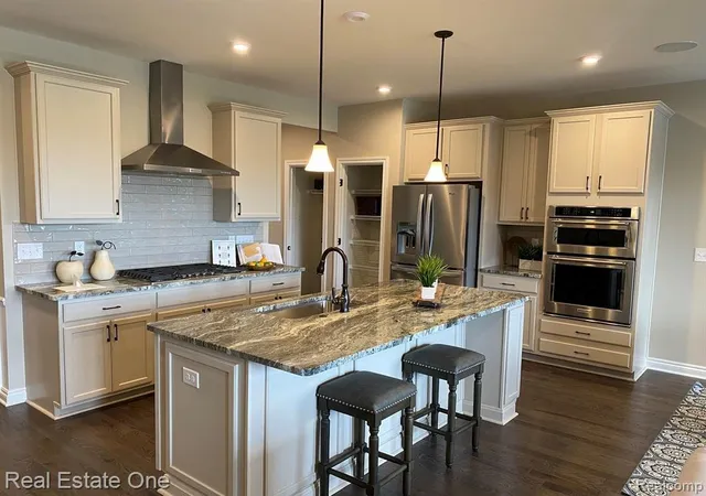 2nd image of 4913 Glenora Dr #98, Lake Orion, MI 48359 | MLS# 20261057626