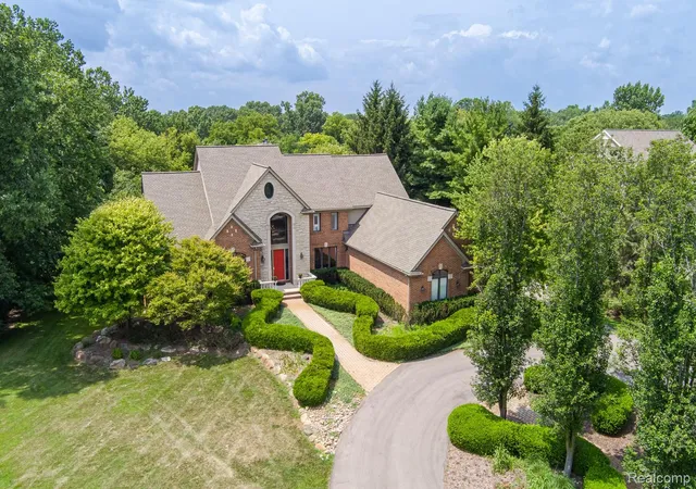 Photo 1 of Single family home for sale at 3720 Northwood Dr, West Bloomfield, MI 48324 | MLS# 20261057627 | Listing updated on 2026-09-29