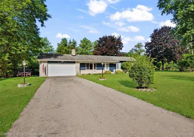 4th image of 31991 Staman, Farmington Hills, MI 48336 | MLS# 20261057629