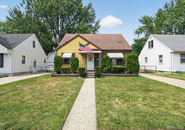 Photo 3 of Single family home for sale at 25199 Cole St, Roseville, MI 48066 | MLS# 20261057632 | Listing updated on 2026-07-30