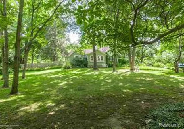 Photo 3 of Single family home for sale at 3896 3920 3940 Bald Mountain Rd, Auburn Hills, MI 48326 | MLS# 20261057633 | Listing updated on 2026-07-31