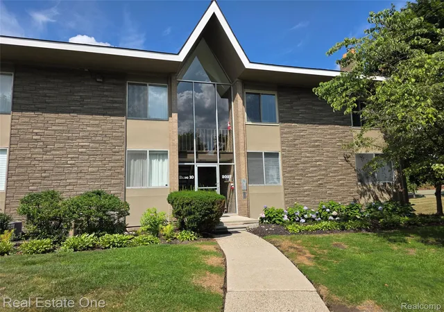 Photo 1 of Sale Pending at 2027 Klingensmith Rd #70, Bloomfield Hills, MI 48302 | MLS# 20261057643 | Listing updated on 2026-09-04