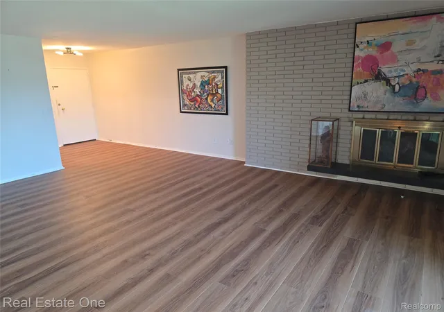 Listing Photo 3 - Condo for sale in building located at 2027 Klingensmith Rd, Bloomfield Hills, MI 48302 - Unit #70