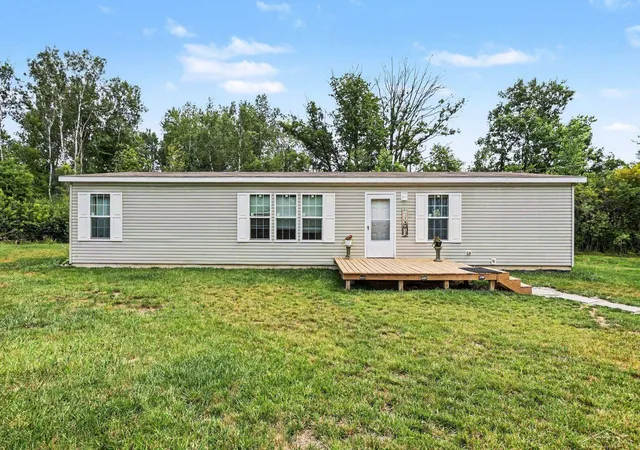Photo 1 of Single family home for sale at 130 W Bradford Rd, Midland, MI 48640 | MLS# 61050216092 | Listing updated on 2026-07-28