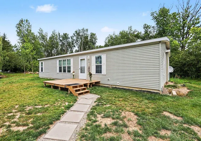 Photo 2 of Single family home for sale at 130 W Bradford Rd, Midland, MI 48640 | MLS# 61050216092 | Listing updated on 2026-07-28