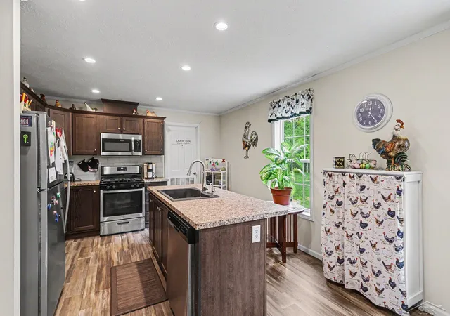 Photo 4 of Single family home for sale at 130 W Bradford Rd, Midland, MI 48640 | MLS# 61050216092 | Listing updated on 2026-09-24