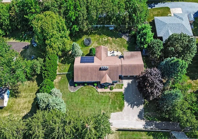 Photo 3 of Single family home for sale at 2390 Sycamore Path, Saint Joseph, MI 49085 | MLS# 69026038308 | Listing updated on 2026-08-31