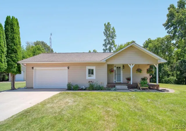 Photo 2 of Single family home for sale at 6573 Pawson Rd, Onsted, MI 49265 | MLS# 56050216097 | Listing updated on 2026-08-31