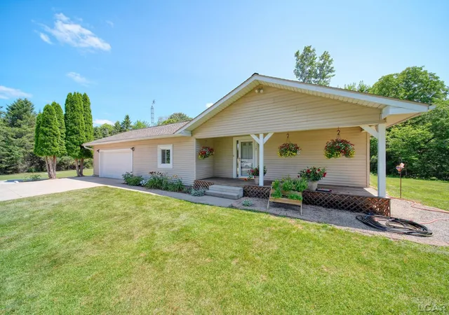 Photo 3 of Single family home for sale at 6573 Pawson Rd, Onsted, MI 49265 | MLS# 56050216097 | Listing updated on 2026-08-31