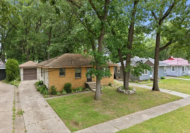 Photo 1 of Sale Pending at 1711 Royal Oak St Sw, Wyoming, MI 49519 | MLS# 65026038315 | Listing updated on 2026-08-25