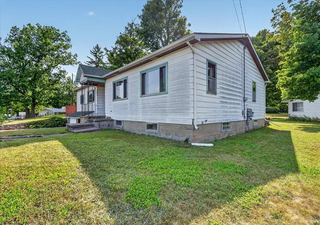 5th image of 2610 S Shore Dr, Crystal, MI 48818 | MLS# 72026038324