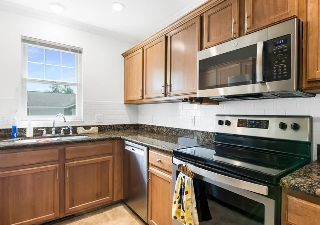 Listing Photo 4 - Condo for sale in building located at 1424 Newport St, Traverse City, MI 49686