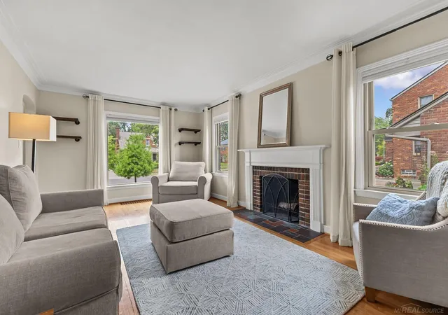 1st image of 1521 Hampton Rd, Grosse Pointe Woods, MI 48236 | MLS# 58050216102