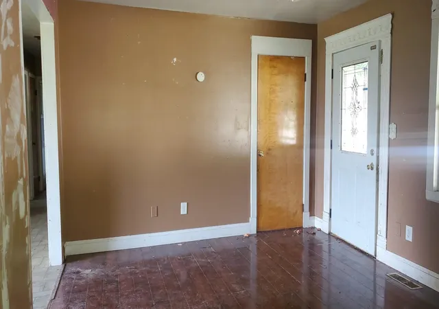 Photo 2 of Single family home for sale at 424 N Ithaca St, Ithaca, MI 48847 | MLS# 79080071462 | Listing updated on 2026-09-15