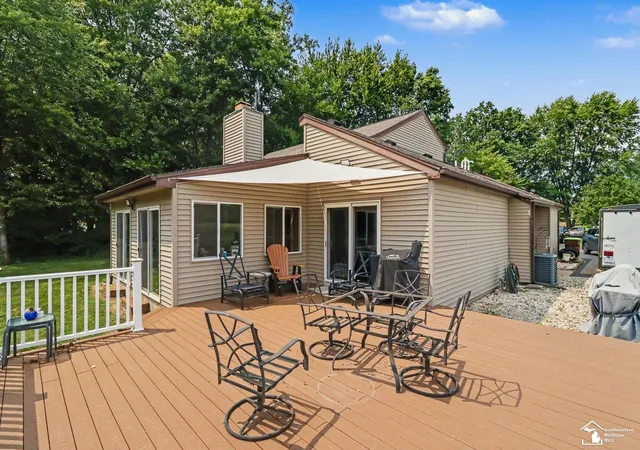 2nd image of 601 W Erie Rd, Temperance, MI 48182 | MLS# 57050216104