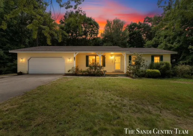 Photo 3 of Single family home for sale at 14504 Cameron Ct, Grand Haven, MI 49417 | MLS# 71026038329 | Listing updated on 2026-09-03