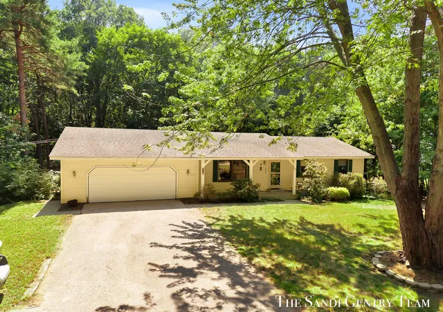 Photo 3 of Single family home for sale at 14504 Cameron Ct, Grand Haven, MI 49417 | MLS# 71026038329 | Listing updated on 2026-09-03