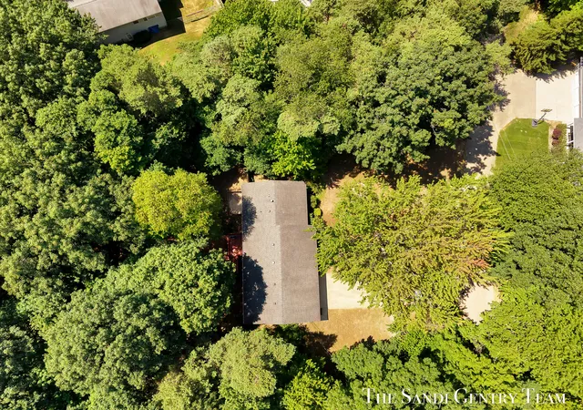 Photo 4 of Single family home for sale at 14504 Cameron Ct, Grand Haven, MI 49417 | MLS# 71026038329 | Listing updated on 2026-09-03