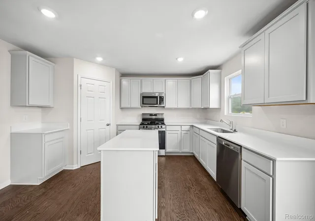 Photo 3 of Single family home for sale at 387 Edge Brk, Holly, MI 48442 | MLS# 20261057688 | Listing updated on 2026-09-13