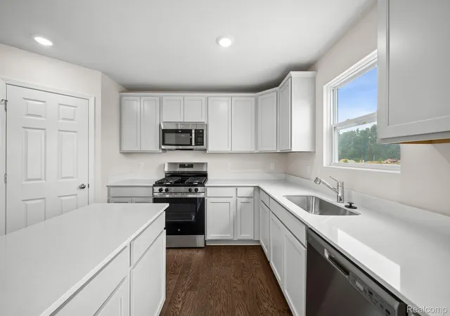 Photo 4 of Single family home for sale at 387 Edge Brk, Holly, MI 48442 | MLS# 20261057688 | Listing updated on 2026-09-13