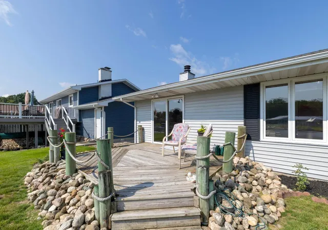 Photo 4 of Single family home for sale at 68441 N Channel Pkwy, Edwardsburg, MI 49112 | MLS# 69026038335 | Listing updated on 2026-07-24