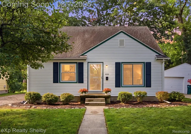 1st image of 820 S Dexter Dr, Lansing, MI 48910 | MLS# 20261057694