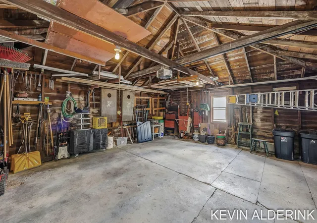 39th image of 136 S Fairview Rd, Zeeland, MI 49464 | MLS# 71026038340