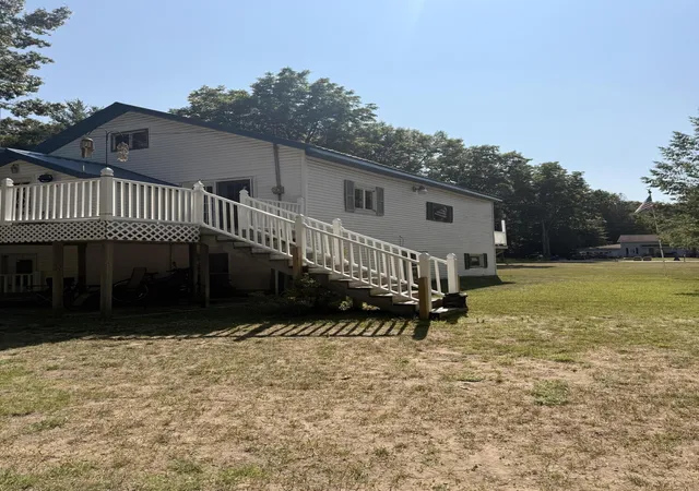 Photo 4 of Single family home for sale at 554 N Morris St, Pentwater, MI 49449 | MLS# 71026038338 | Listing updated on 2026-09-15