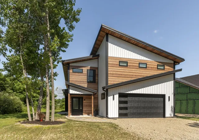 1st image of 13739 Jane Wy, Sawyer, MI 49125 | MLS# 69026038353