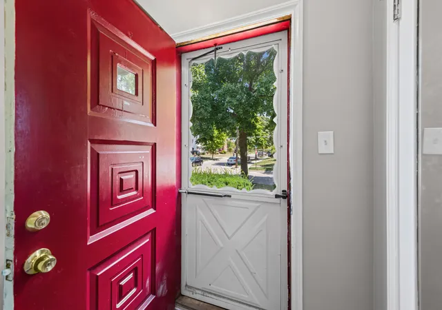 Photo 3 of Single family home for sale at 555 N Martha St, Dearborn, MI 48128 | MLS# 81026038343 | Listing updated on 2026-07-24