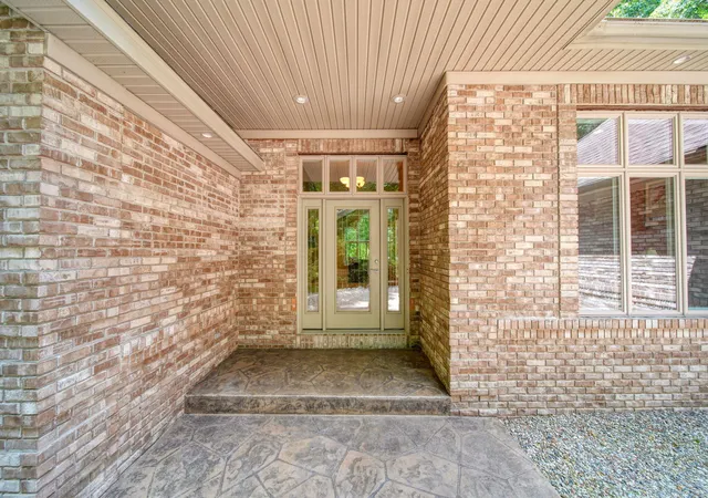Photo 3 of Single family home for sale at 2500 Reynolds Rd, Jackson, MI 49201 | MLS# 55026038344 | Listing updated on 2026-07-24